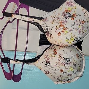 Torrid,Lacey Skull push-up bra NWT just reduced!